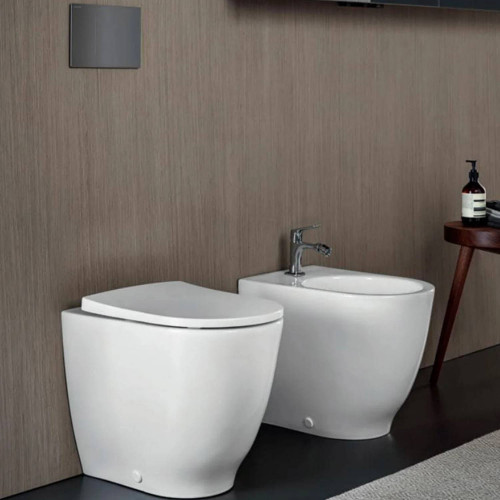 Vaso a terra Rimfree Acanto bianco lucido con sedile - Geberit