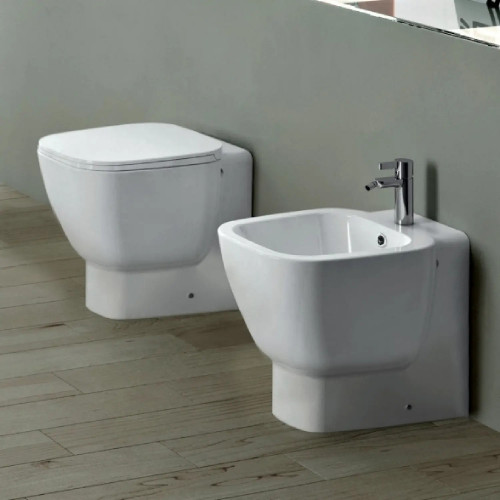 Bidet a Terra Filomuro One Bianco Lucido | Rak Ceramics  Meta Descript
